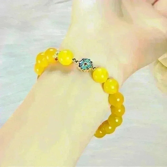 Yellow Agate Bracelet With a Blue Flower - Picture 8 of 8